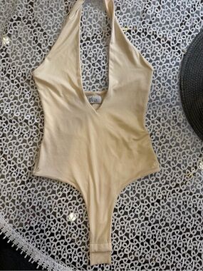 OH POLLY Cream Halter Bodysuit